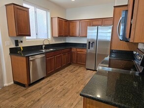 5346 W Chisum Trl, Unit Chisum in Phoenix, AZ - Foto de edificio - Building Photo