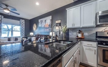 2101 Town Centre Dr in Round Rock, TX - Building Photo - Building Photo