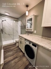 140 College Dr in Reno, NV - Foto de edificio - Building Photo