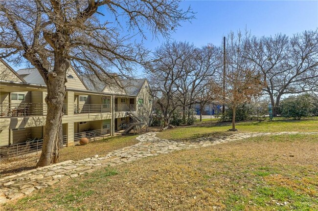 1514 Parker Ln in Austin, TX - Building Photo - Building Photo