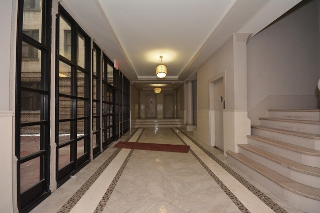 56 Fort Washington Ave in New York, NY - Building Photo - Lobby