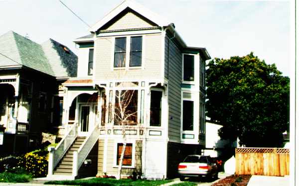 1563 Pacific Ave in Alameda, CA - Building Photo - Building Photo