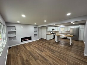 212 Simmons Dr in Ripley, WV - Building Photo - Building Photo