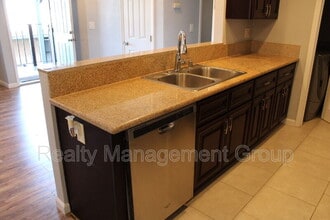 552 Canyon Dr in Oceanside, CA - Building Photo - Building Photo