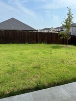 4803 Hunter Hurst Dr in Princeton, TX - Building Photo