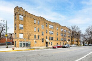 7223 N Rogers Ave, Unit 1 in Chicago, IL - Building Photo