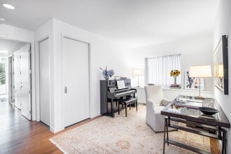 311 W Broadway in New York, NY - Building Photo - Building Photo