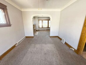 15401 Grovewood Ave in Cleveland, OH - Building Photo - Building Photo