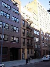 419 E 76th St in New York, NY - Building Photo - Building Photo