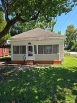 8133 Brandon St in Houston, TX - Building Photo