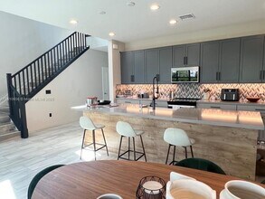 8813 Antarus Dr in Wellington, FL - Building Photo - Building Photo