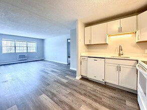 128 North St, Unit 4 in Newton, MA - Building Photo - Building Photo