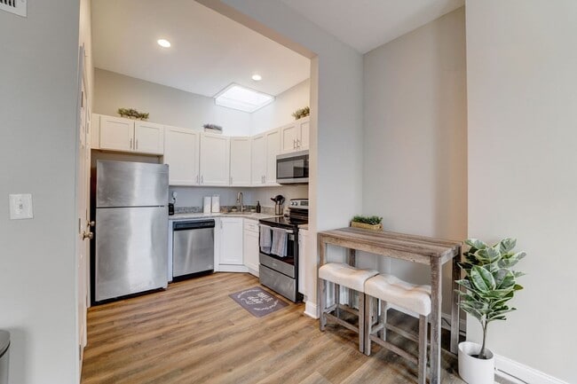 1628 N Calvert St in Baltimore, MD - Building Photo - Building Photo