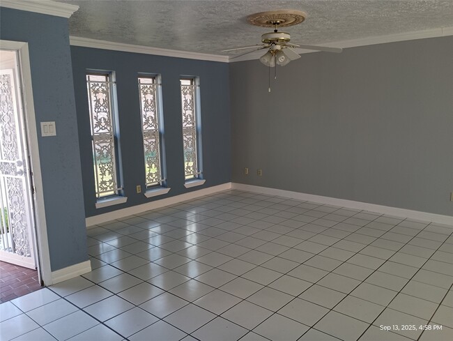 property at 2722 Lower Valley Dr