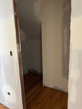 2000 N Sawyer Ave, Unit 1 in Chicago, IL - Building Photo - Building Photo
