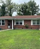 833-835 Cole Blvd in St. Charles, MO - Building Photo