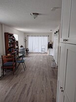 313 Dirksen Dr, Unit 313 E2 Dirksen Drive in Debary, FL - Building Photo