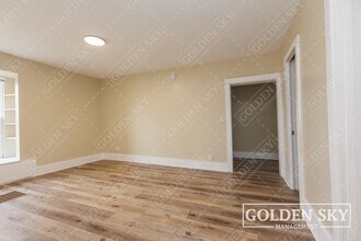 240 S Main St in Albany, IN - Building Photo - Building Photo