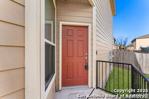1811 Coyote Crossing in San Antonio, TX - Building Photo - Building Photo