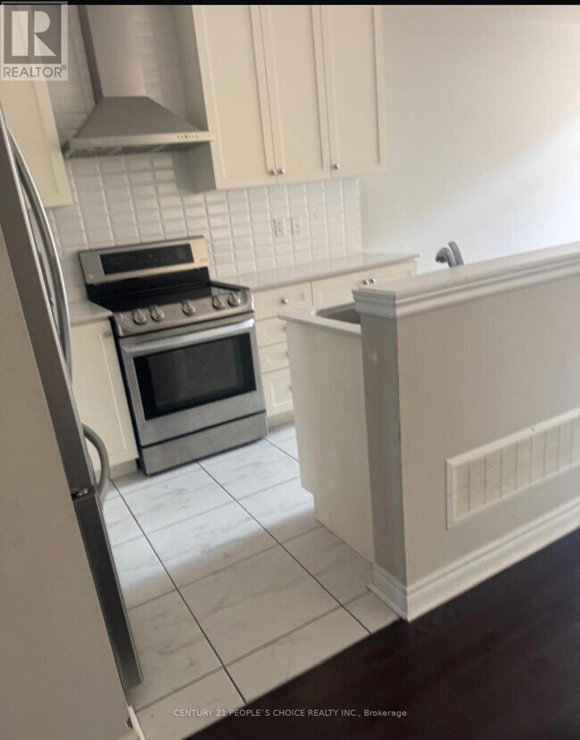 55 Finegan Cir in Brampton, ON - Building Photo - Building Photo