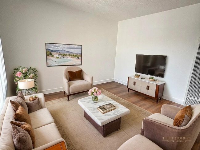 9361 Cellini Ave in Garden Grove, CA - Foto de edificio - Building Photo