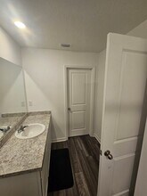 11917 Sylvia St in Dade City, FL - Foto de edificio - Building Photo