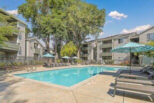 Bristol Commons in Sunnyvale, CA - Building Photo