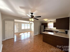 1601 Starbrook Dr in Charlotte, NC - Building Photo - Building Photo