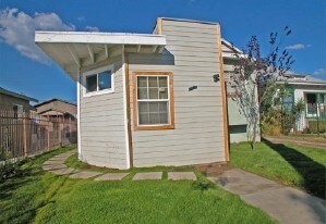 3416-3418 Walton Ave in Los Angeles, CA - Building Photo