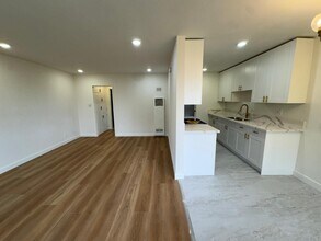 5179 Fountain Ave in Los Angeles, CA - Building Photo - Building Photo