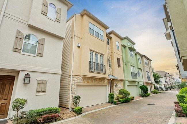 2820 Sherwin St, Unit 415 in Houston, TX - Building Photo - Building Photo