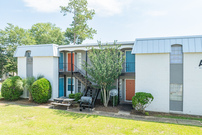 Blakely Place Apartments in Albany, GA - Foto de edificio - Building Photo