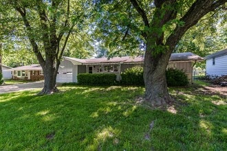 1138 S Belcrest Ave in Springfield, MO - Foto de edificio - Building Photo