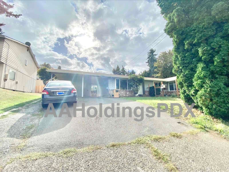 2312 NE Lombard St in Portland, OR - Building Photo