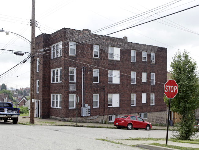 500 Mills Ave in Braddock, PA - Building Photo - Building Photo