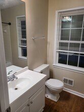 6604 Birchline Blvd in Louisville, KY - Building Photo - Building Photo