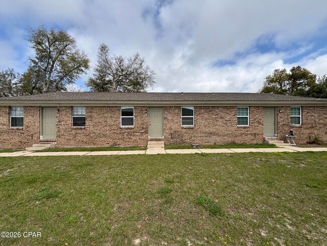 1102 Frankford Ave in Panama City, FL - Foto de edificio - Building Photo