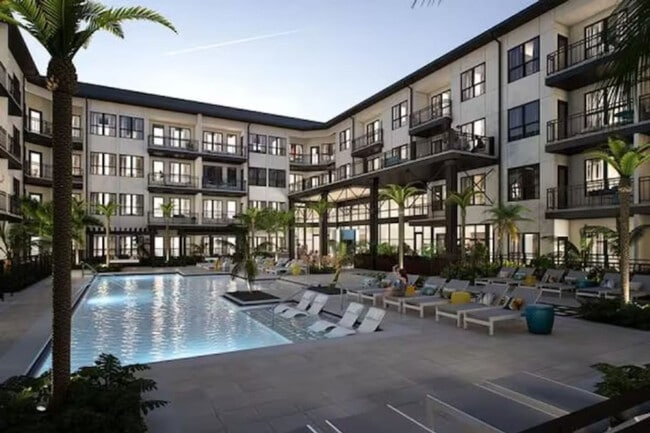 3302 W Gray St in Tampa, FL - Building Photo - Building Photo