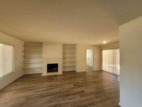 5630 25th St in Sacramento, CA - Foto de edificio - Building Photo
