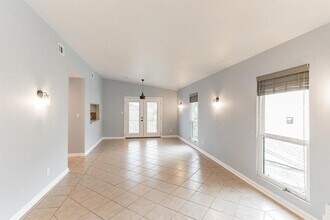 807 Azie Morton Rd in Austin, TX - Building Photo - Building Photo