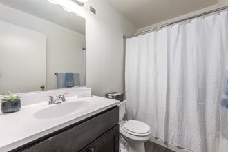 Sail Cloth Factory Apartments in Baltimore, MD - Building Photo - Interior Photo