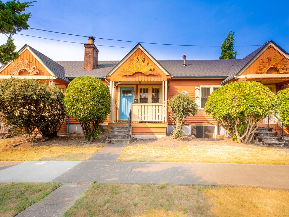 473 E 16th Ave in Eugene, OR - Foto de edificio