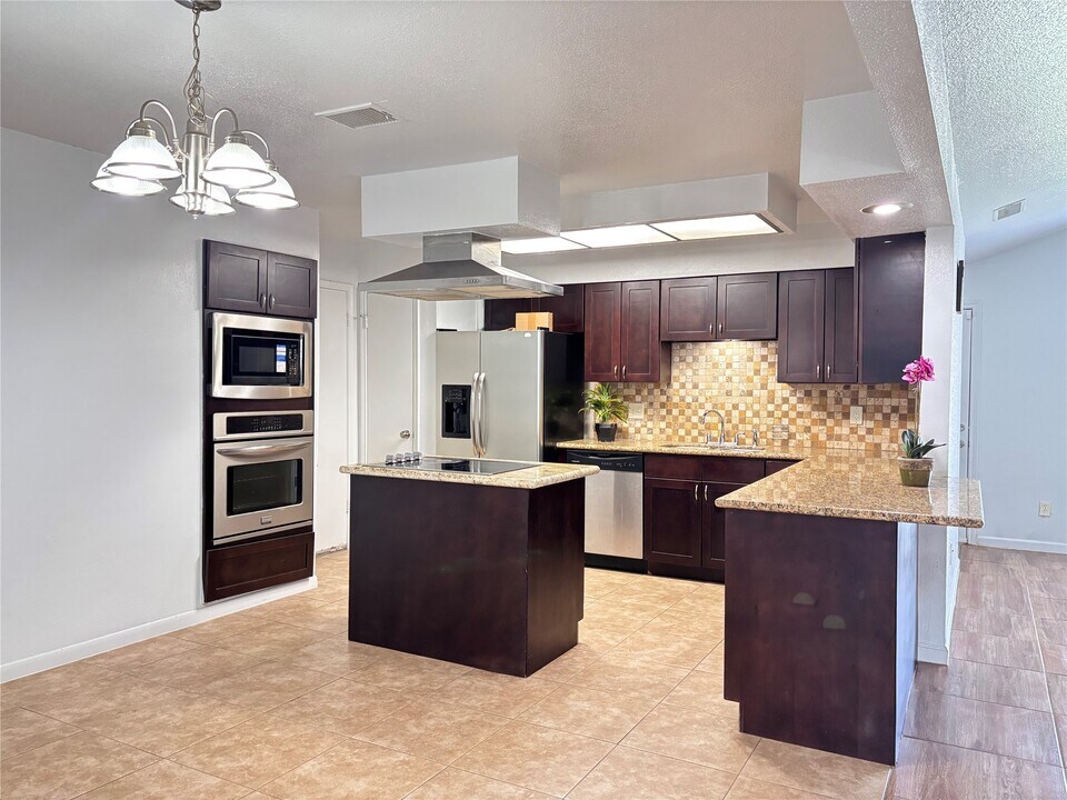 11547 Willwood Dr in Houston, TX - Building Photo