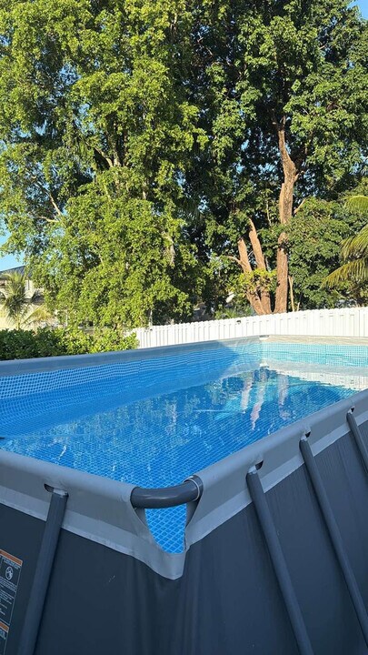 2510 NW 110th Terrace in Sunrise, FL - Building Photo