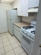 18101 NW 68th Ave in Hialeah, FL - Building Photo - Building Photo