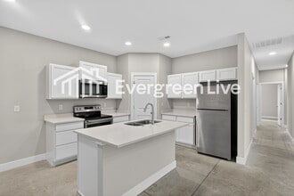 113 E Santa Fe Cir in Mulvane, KS - Building Photo - Building Photo