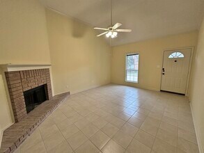 596 W Ashley Glen Cir in Memphis, TN - Building Photo - Building Photo