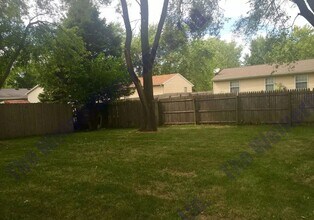 3202 Saratoga Dr in Champaign, IL - Building Photo - Building Photo