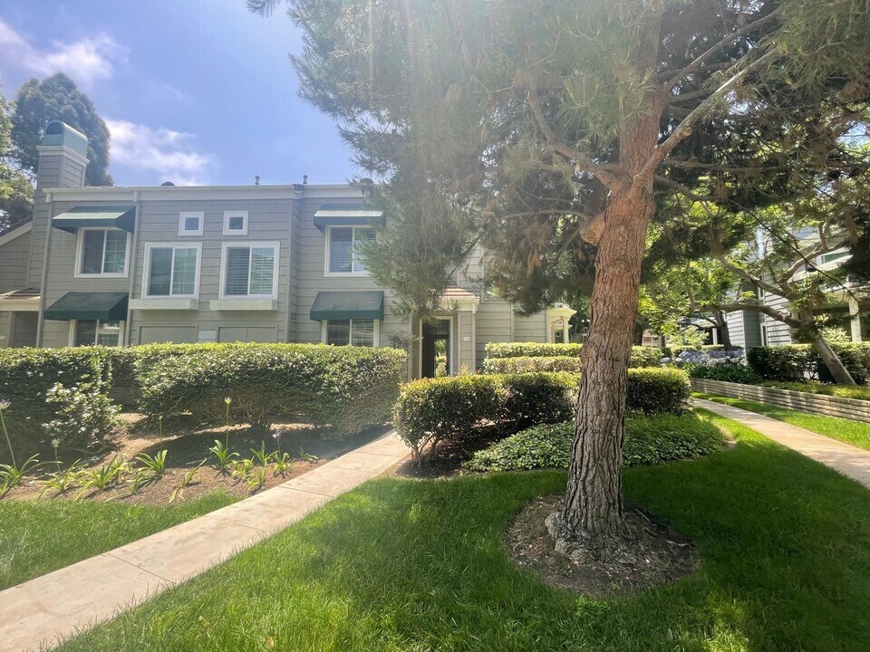 7291 Coho Dr in Huntington Beach, CA - Building Photo