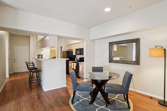 Heritage at Stone Mountain in Northglenn, CO - Foto de edificio - Building Photo